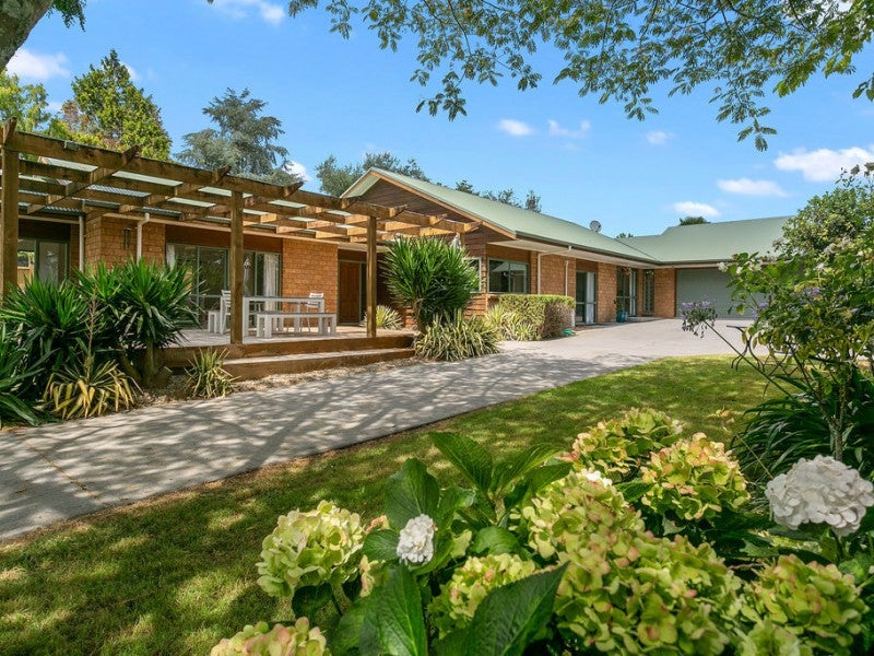 18 Addison Street, Leamington, Cambridge - Carousel 1