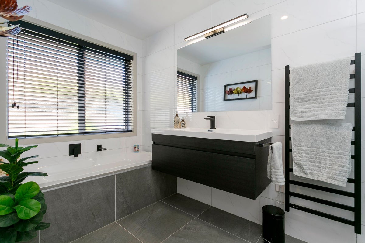 5 Tremaine Avenue, Two Mile Bay, Taupo - Carousel 22