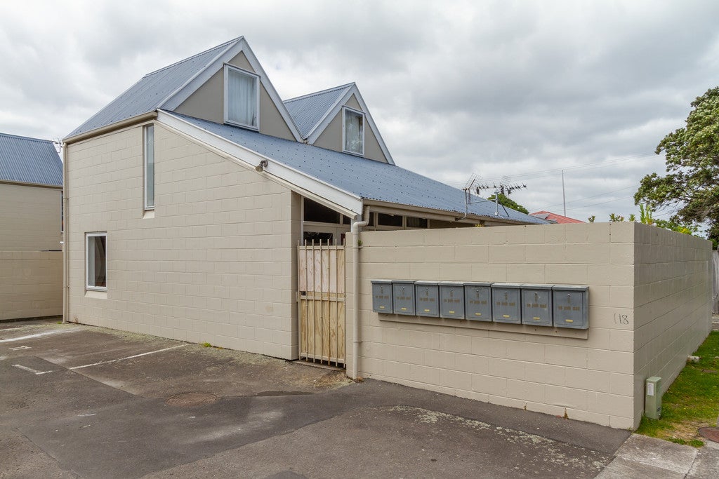 11/118 Randwick Road, MOERA, LOWER HUTT - Carousel 1