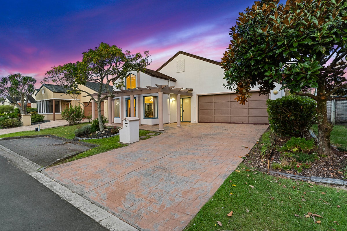 5 Huntaway Lane, Te Atatu Peninsula, Auckland - Carousel 1