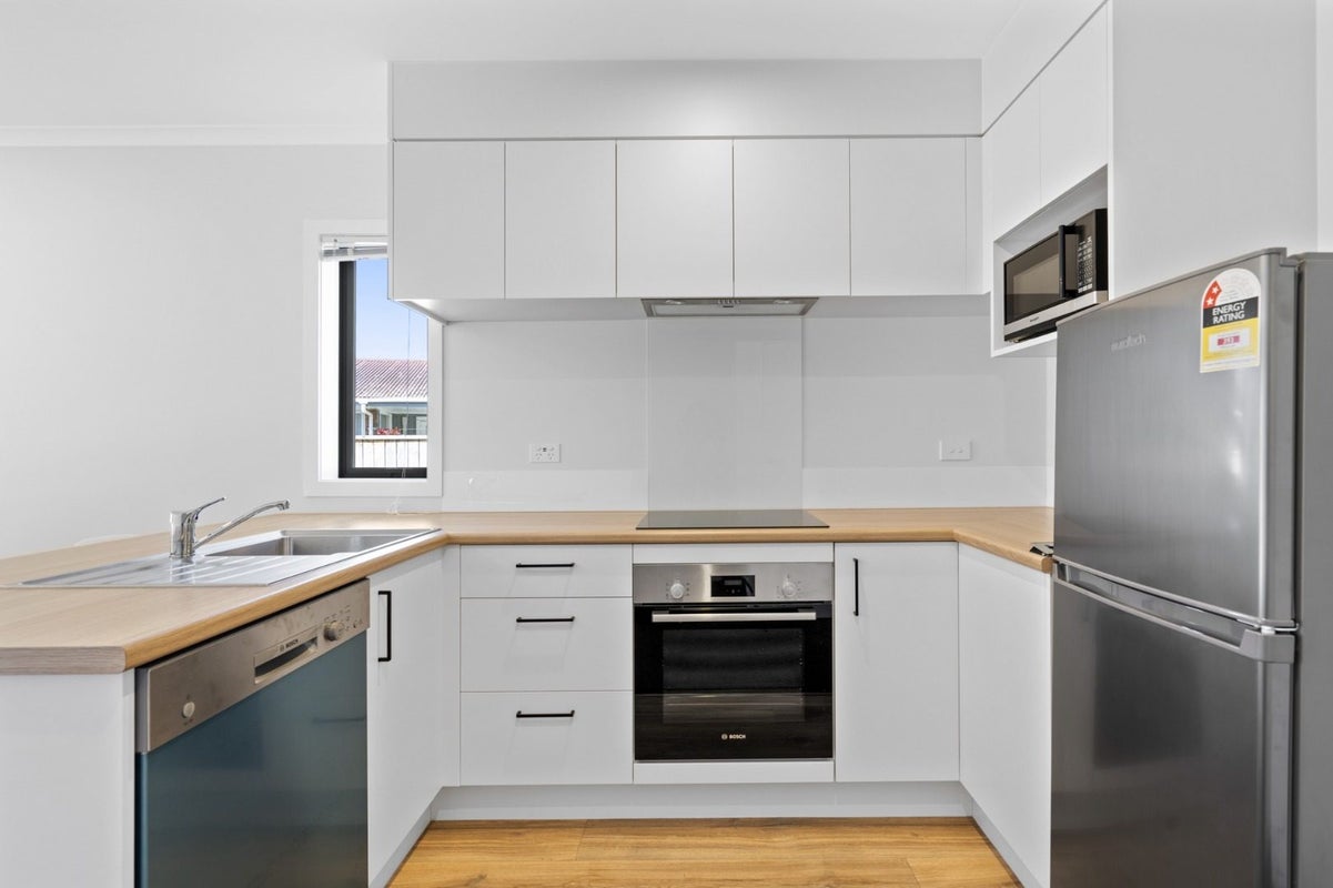1/150 Te Rapa Road, Beerescourt, Hamilton - Carousel 2