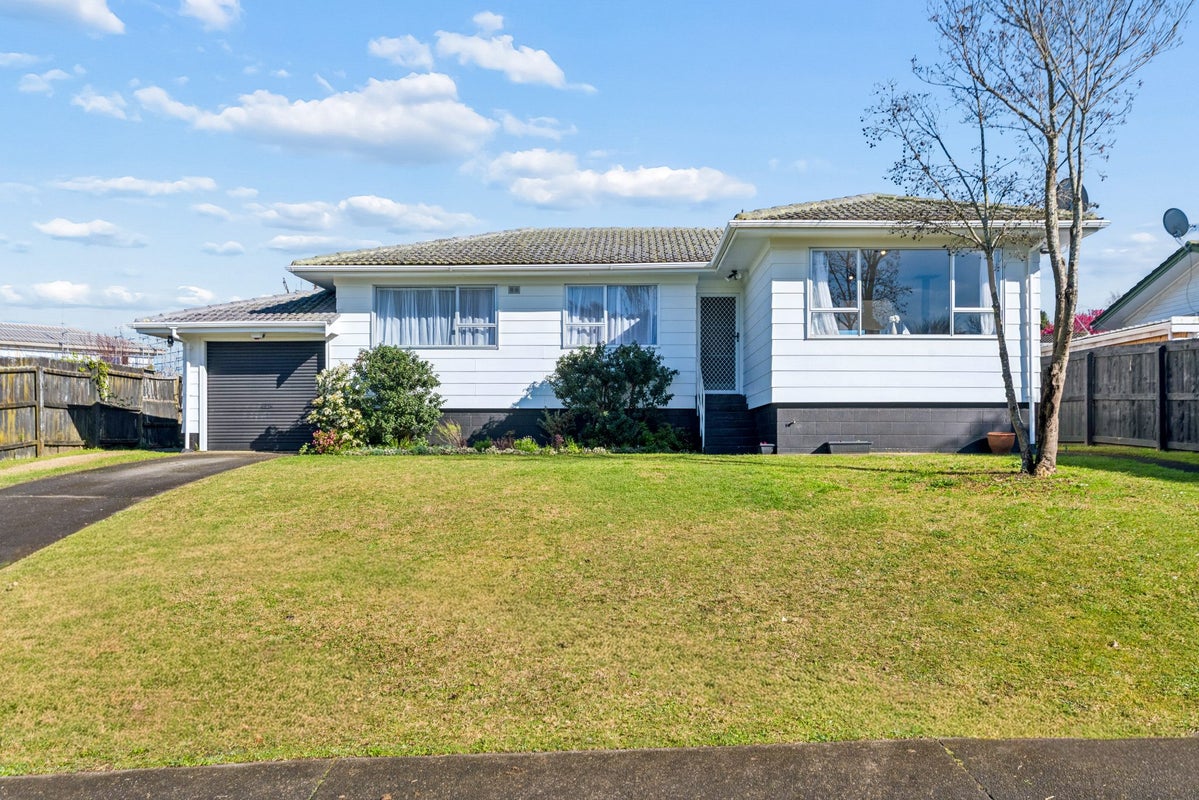 6 Chibnall Place, Conifer Grove, Papakura, Auckland - Carousel 1