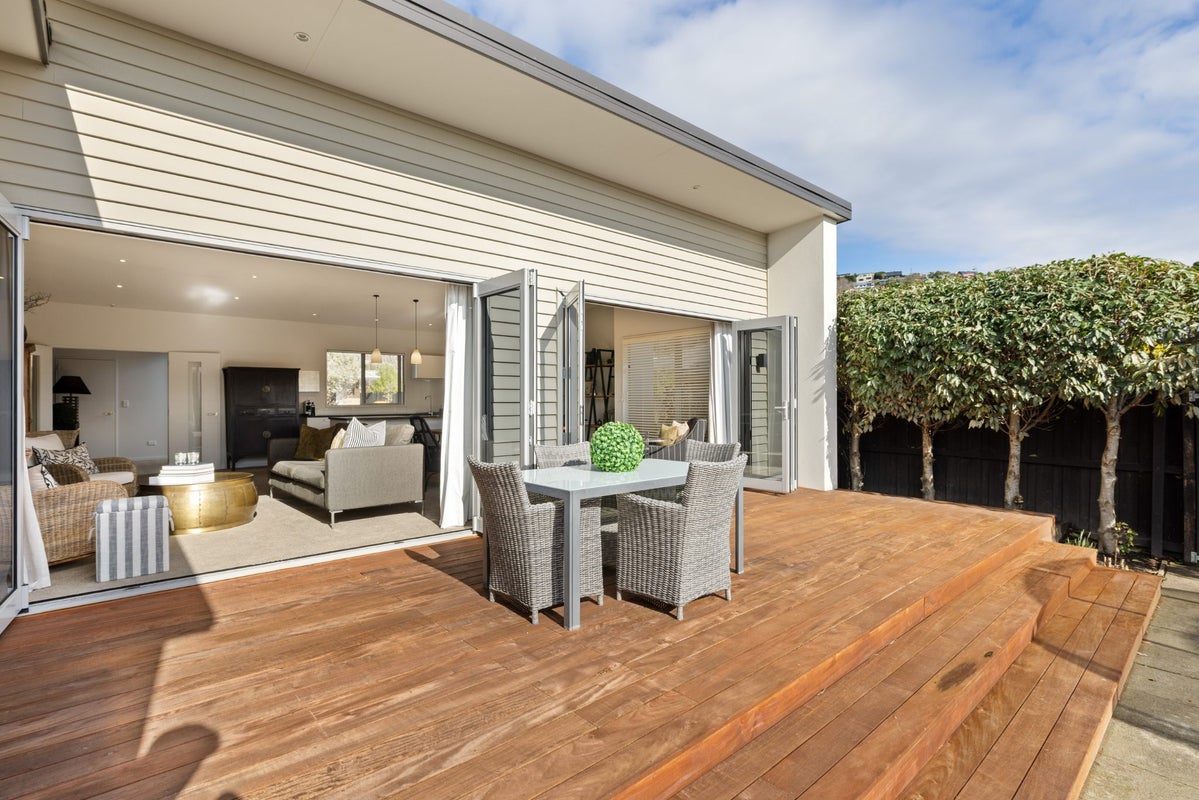 1/6 Roscoe Street, Saint Martins, Christchurch - Carousel 1