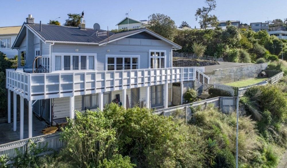 14 Guys Hill Road, Hospital Hill, Napier - Carousel 1