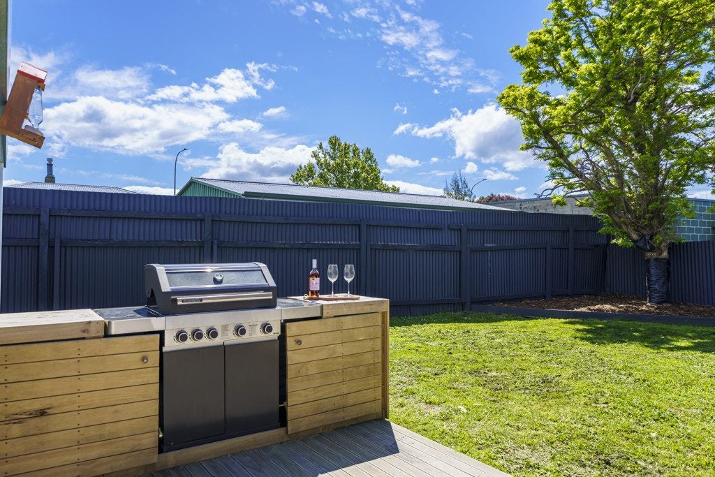 6 Essex Street, Tamatea, Napier - Carousel 1