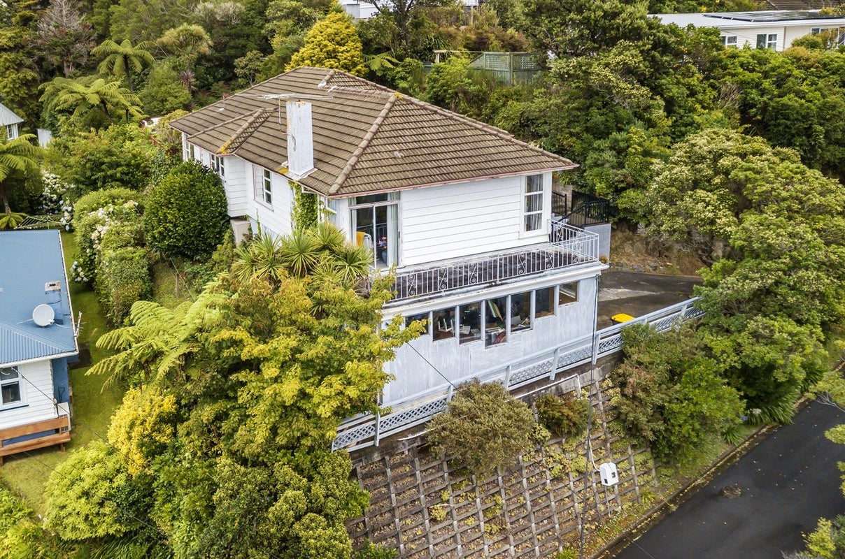 25 Collier Avenue, Karori, Wellington - Carousel 1