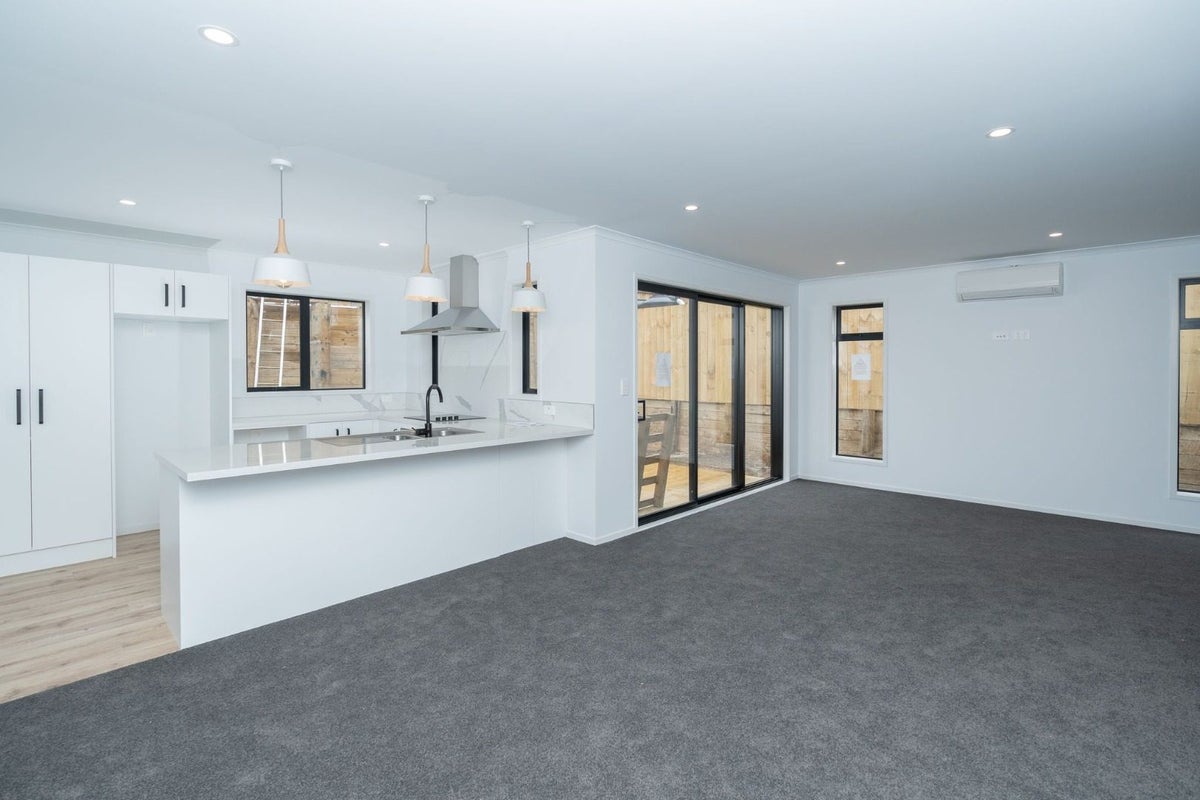2/44 Glenview Terrace, Glenview, Hamilton - Carousel 2