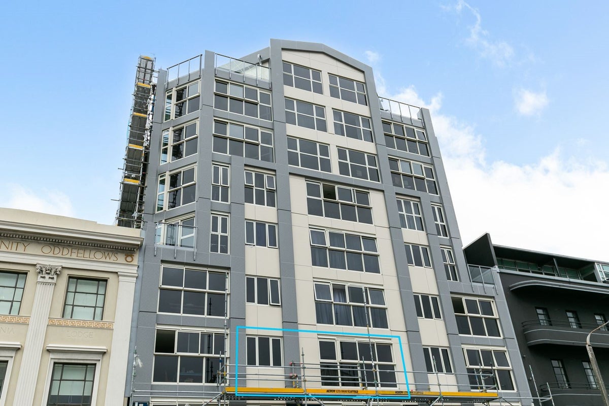 3A/5 Kent Terrace, Mount Victoria, Wellington - Carousel 1