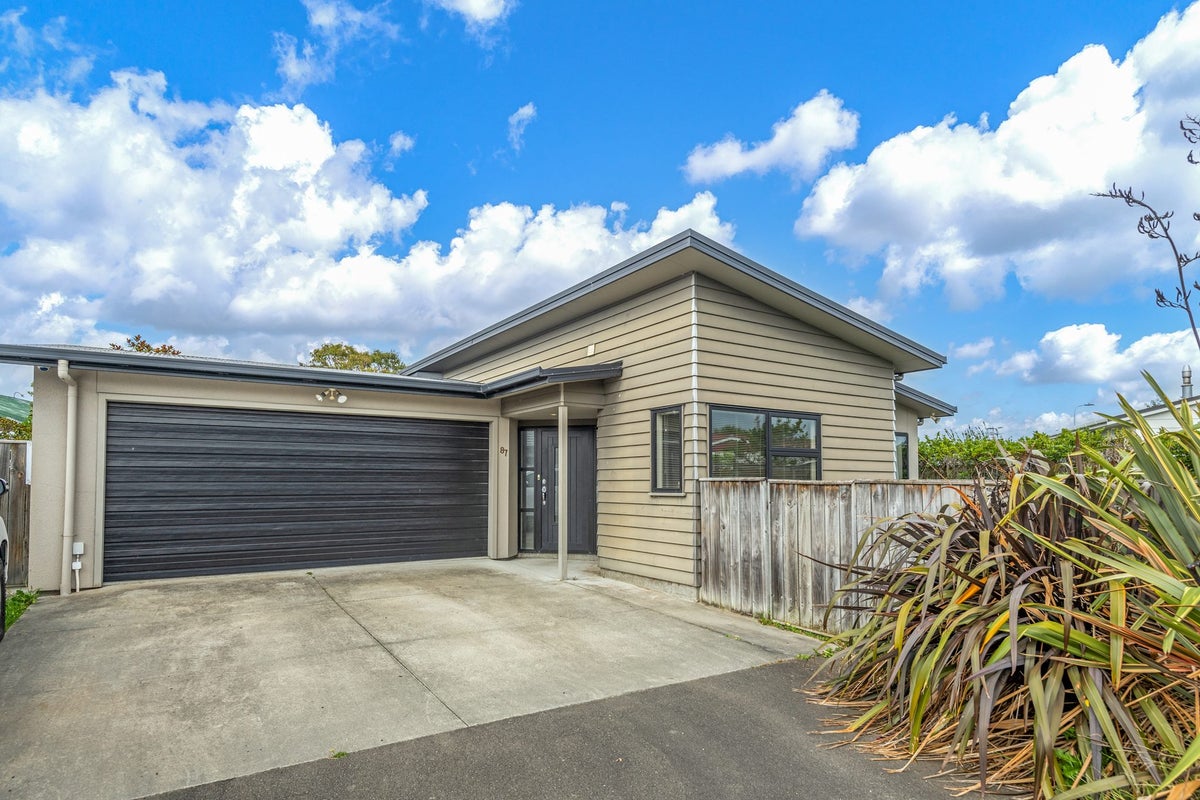 87 Roberts Line, Kelvin Grove, Palmerston North - Carousel 1