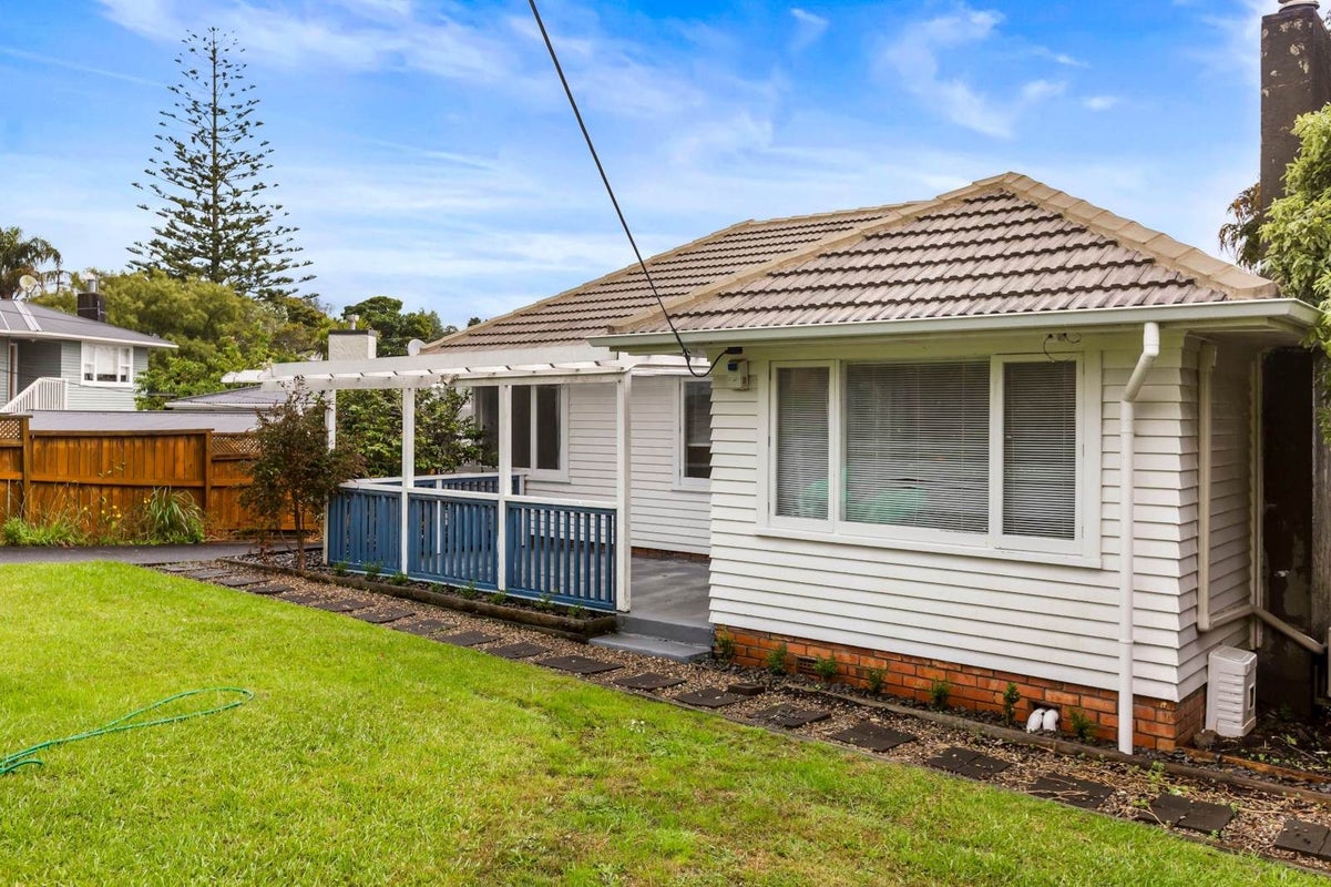 1/274 Rangatira Road, Beach Haven, Auckland - Carousel 2
