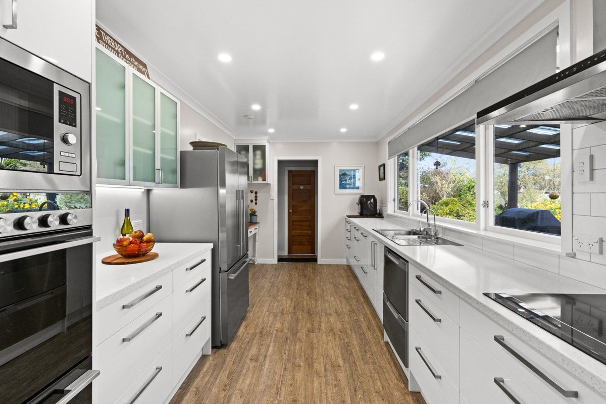 4 Grange Road North, Haumoana, Haumoana - Carousel 2