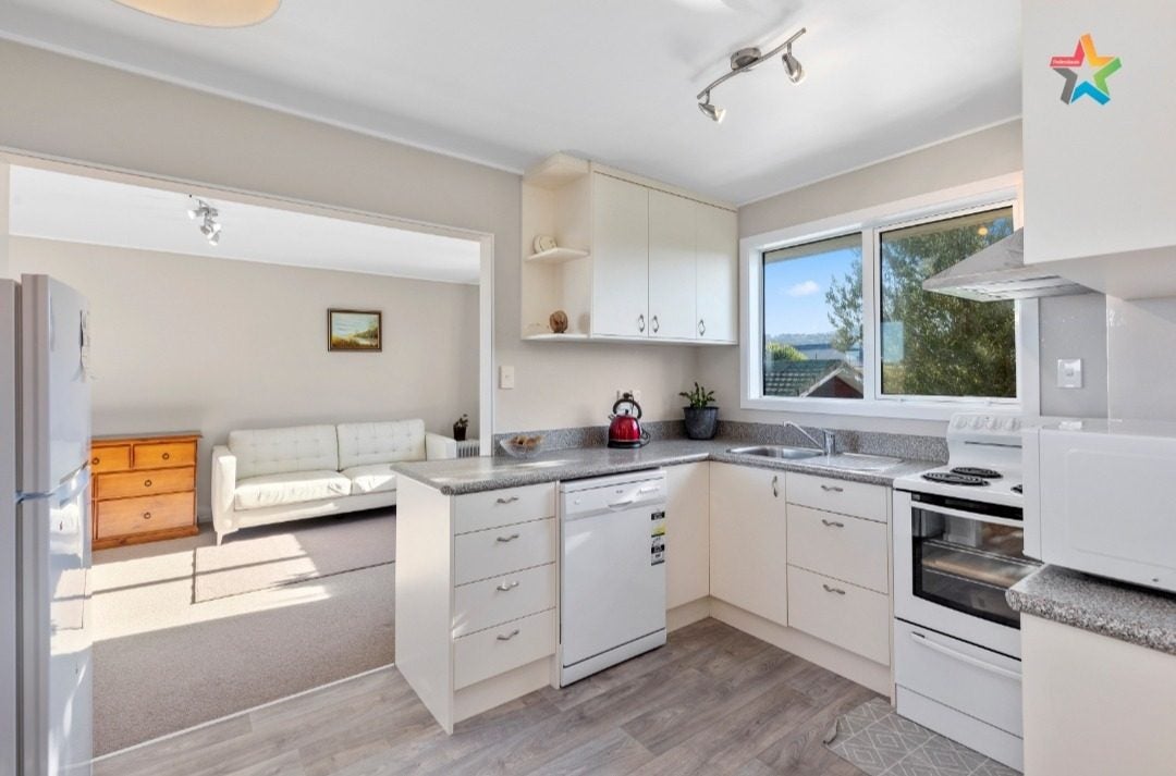40E Leighton Avenue, Waiwhetu, Lower Hutt - Carousel 2