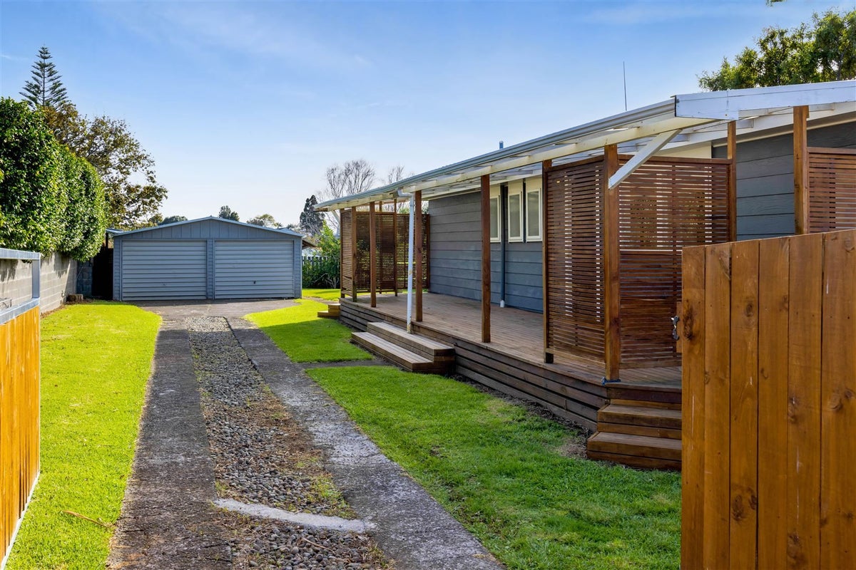 41 Trelawney Crescent, Westown, New Plymouth - Carousel 1