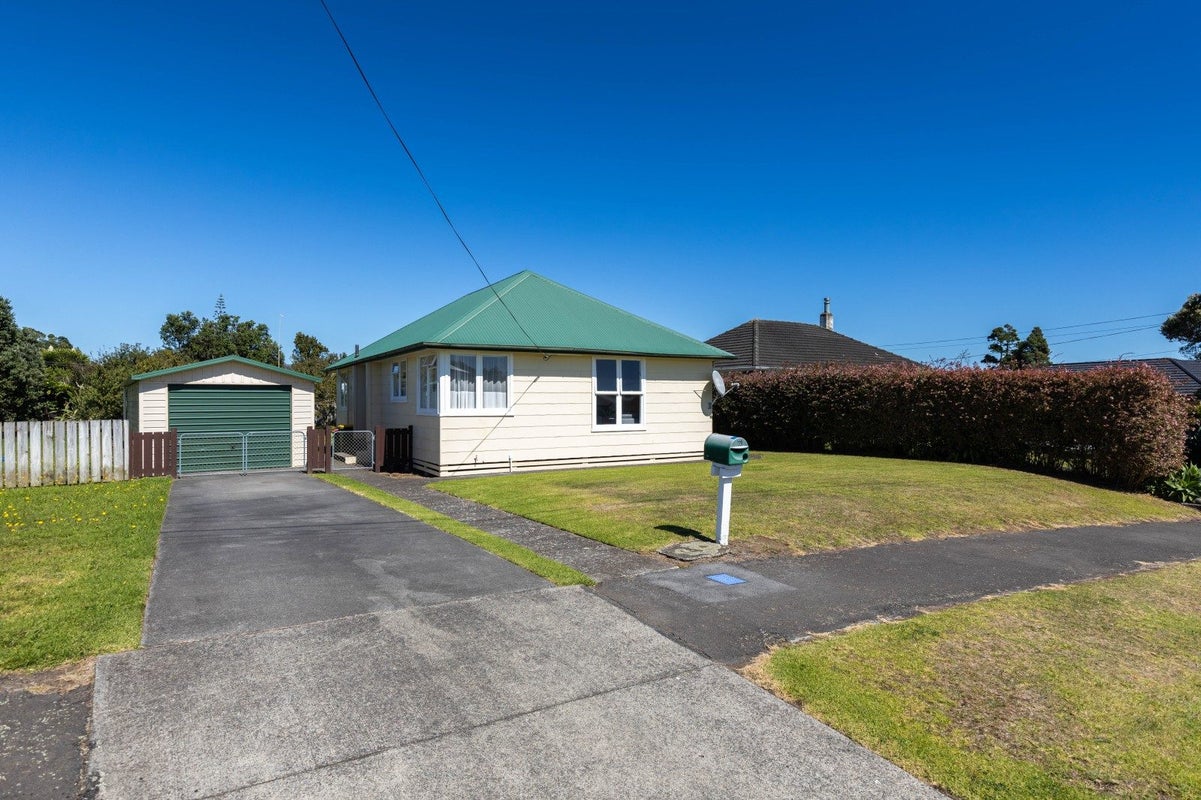 11 Bedford Street, Fitzroy, New Plymouth - Carousel 1