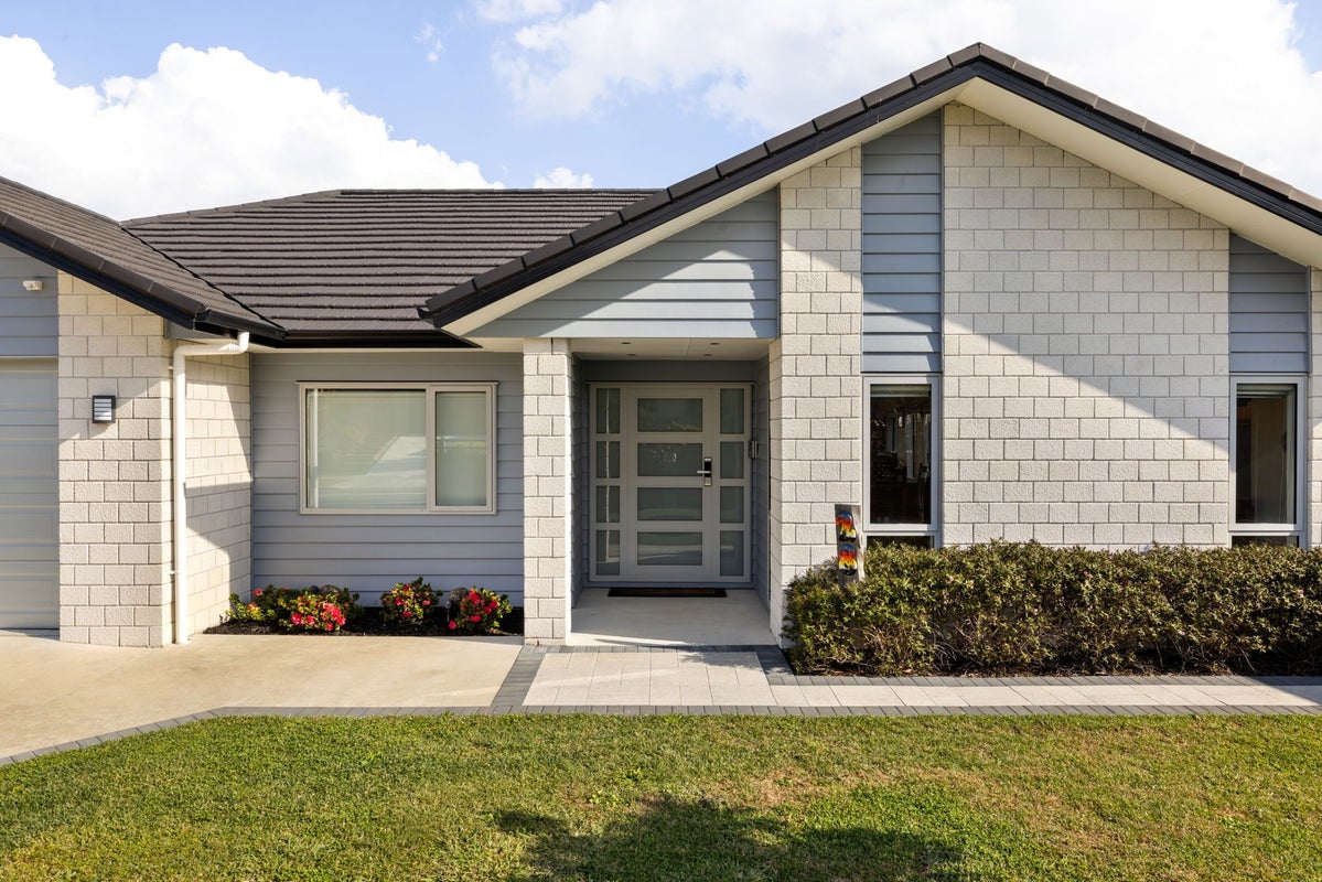28 Waireka Road, Rototuna North, Hamilton - Carousel 2