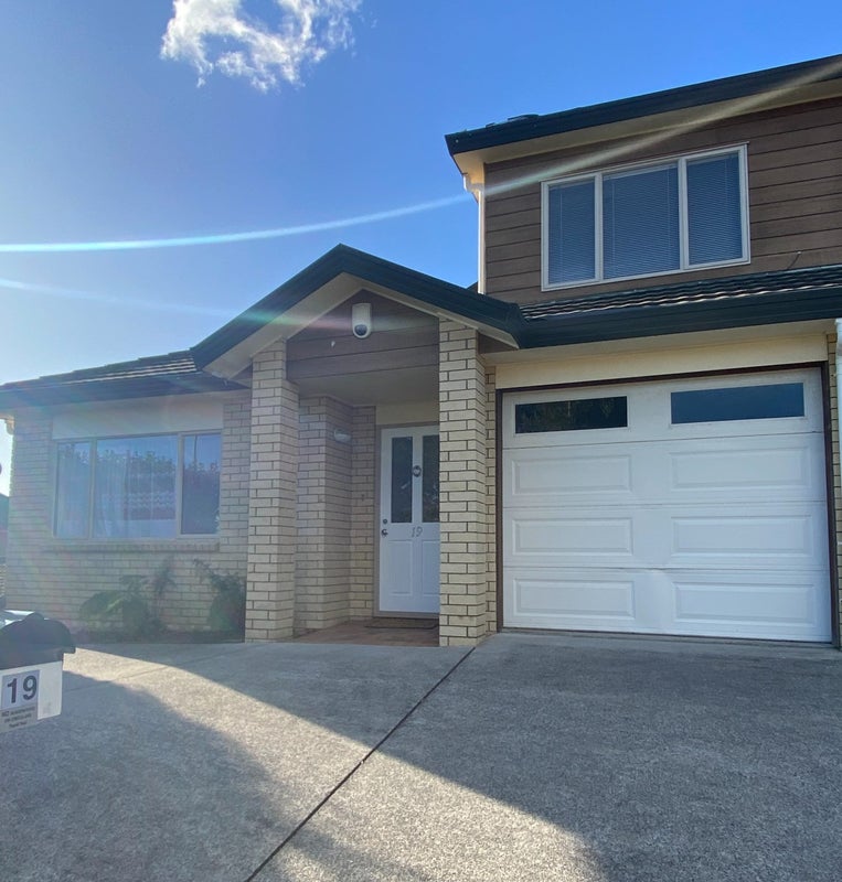 19 Abercrombie Street, Howick, Auckland - Carousel 1