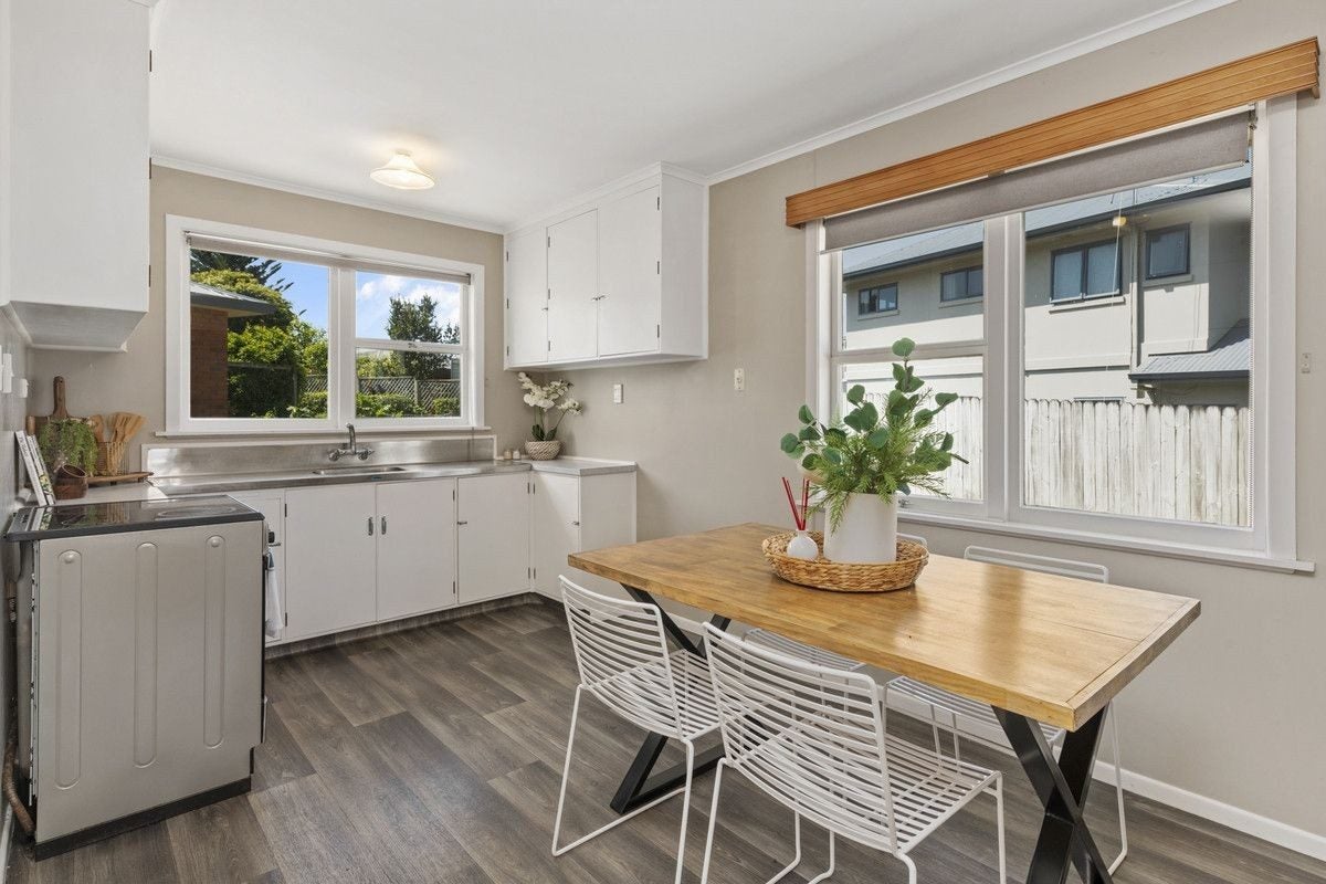 4 Regent Street, Brookfield, Tauranga - Carousel 2