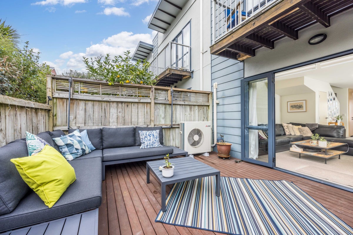 44/8 Soljak Place, Mount Albert, Auckland - Carousel 1