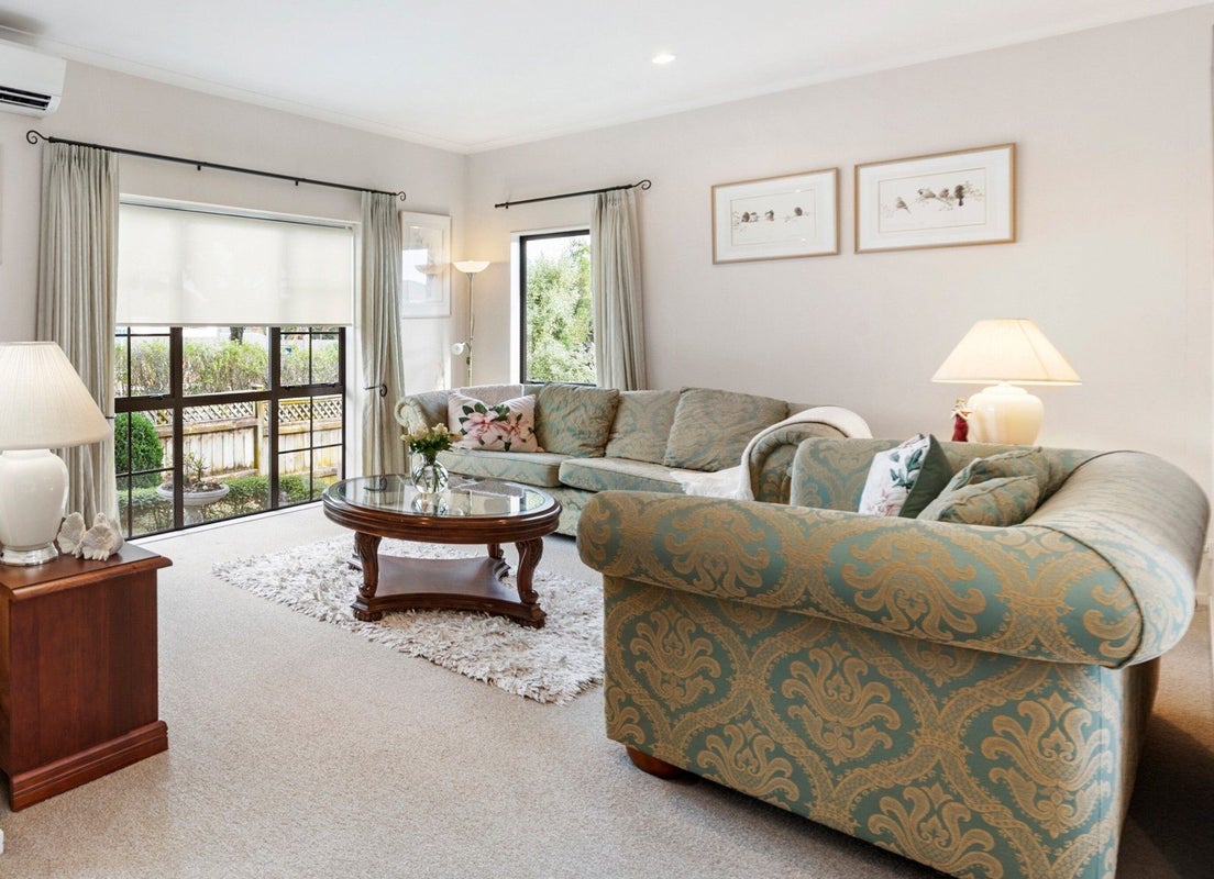 2 Stellamaris Way, Shamrock Park, Auckland - Carousel 2