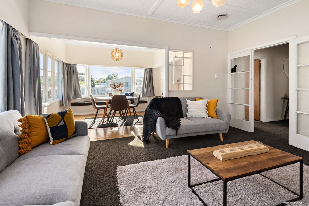 58 Galloway Street, Hamilton East, Hamilton - Carousel 2