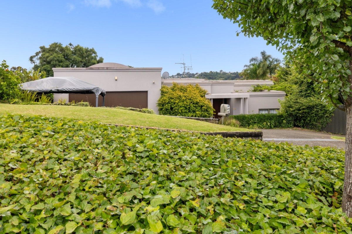 2 Portchester Close, Bethlehem, Tauranga - Carousel 2