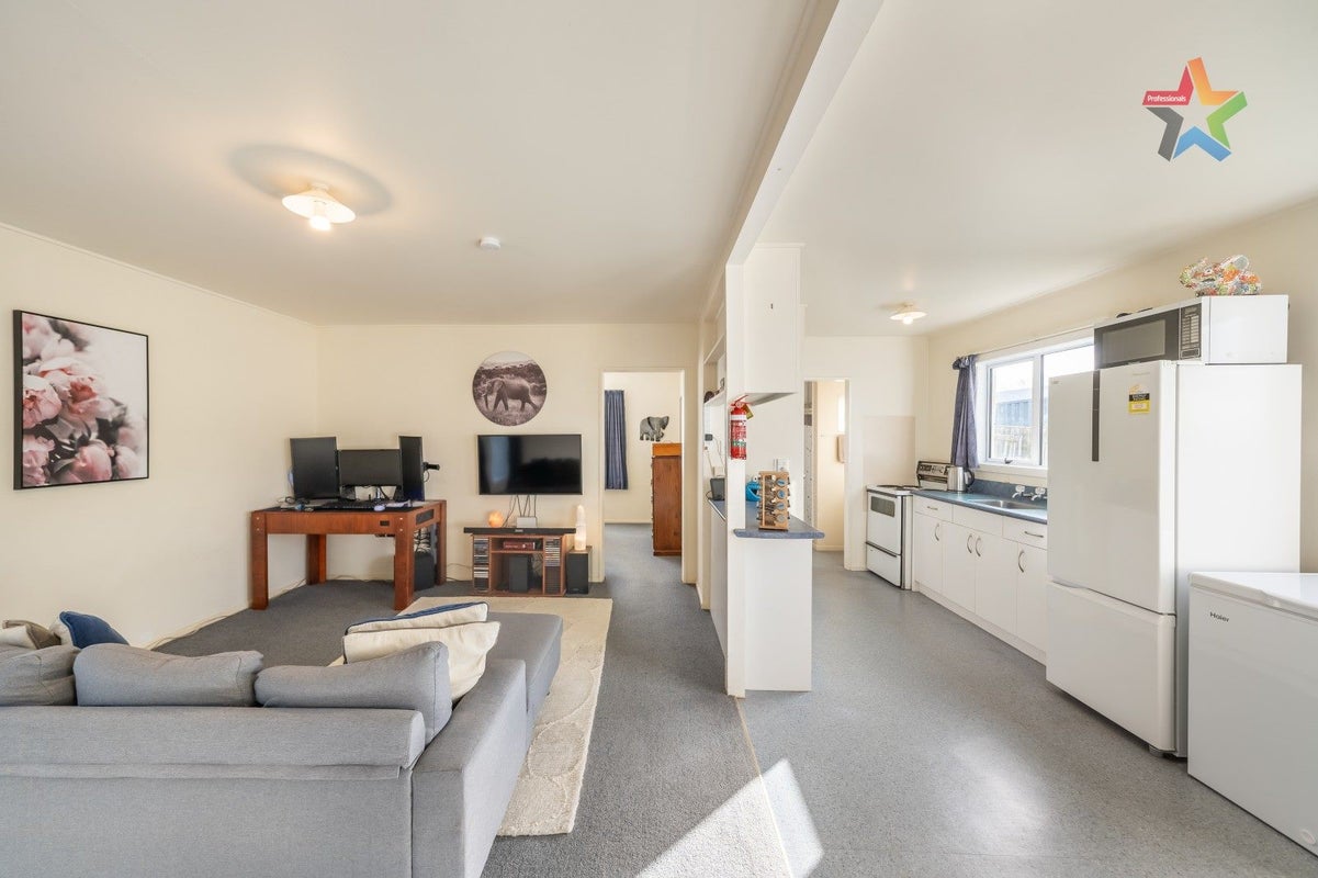 5/121 Bell RD, GRACEFIELD, LOWER HUTT - Carousel 2