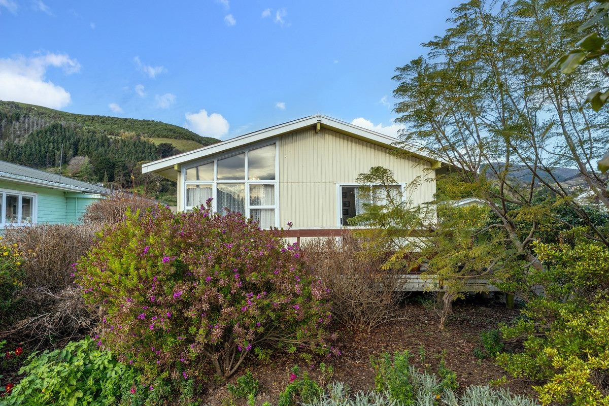 14 North Road, The Wood, Nelson - Carousel 1