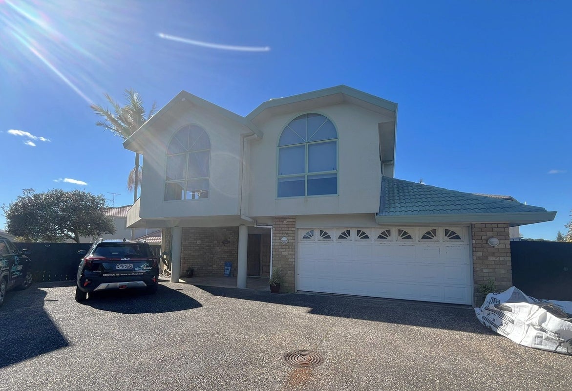 2/10 Nadine Place, Mangere Bridge, Auckland - Carousel 2