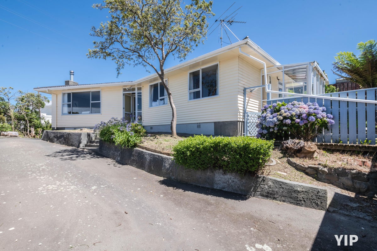 8 Link Road, Newlands, Wellington - Carousel 2