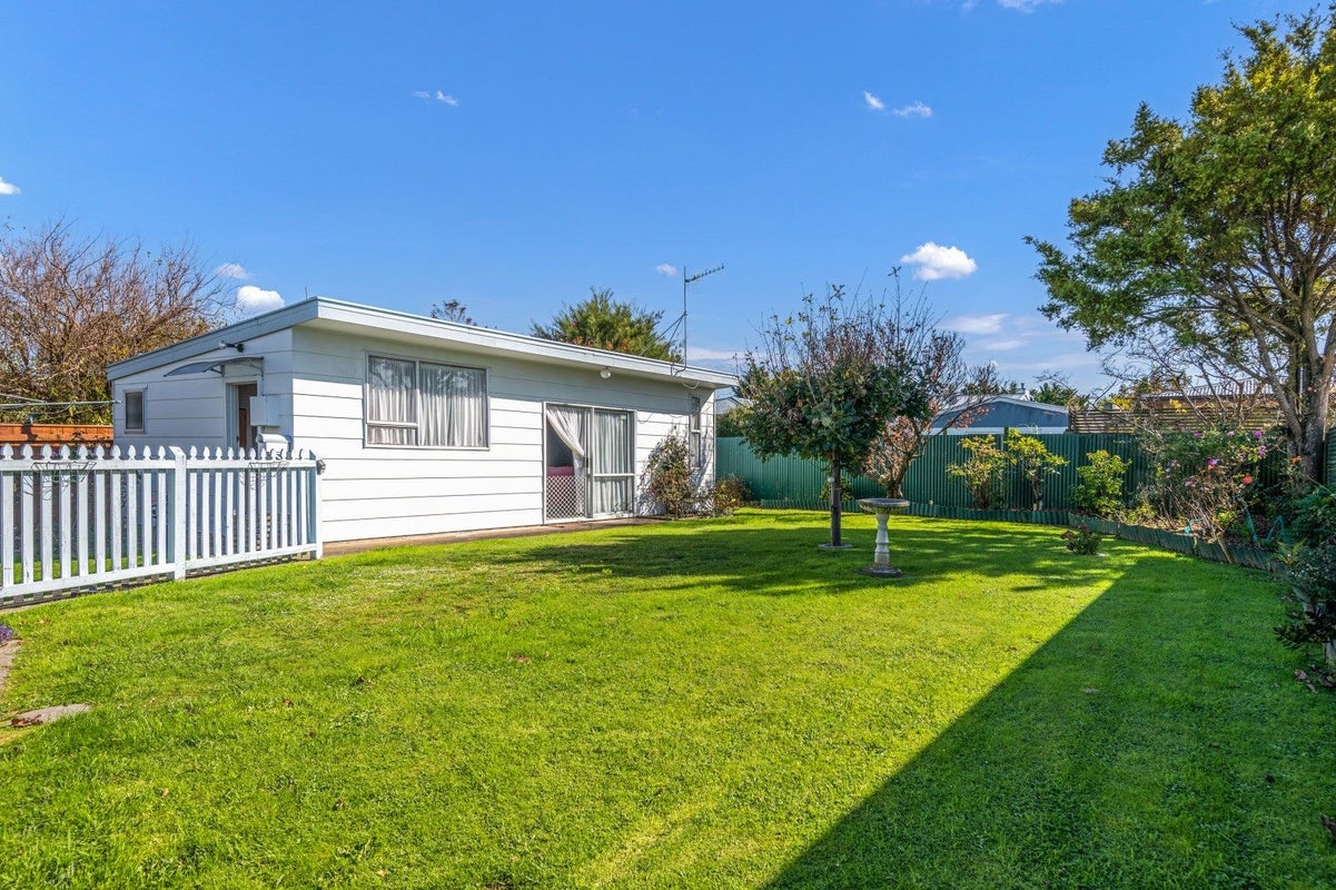19 Lockhart Avenue, Milson, Palmerston North - Carousel 2