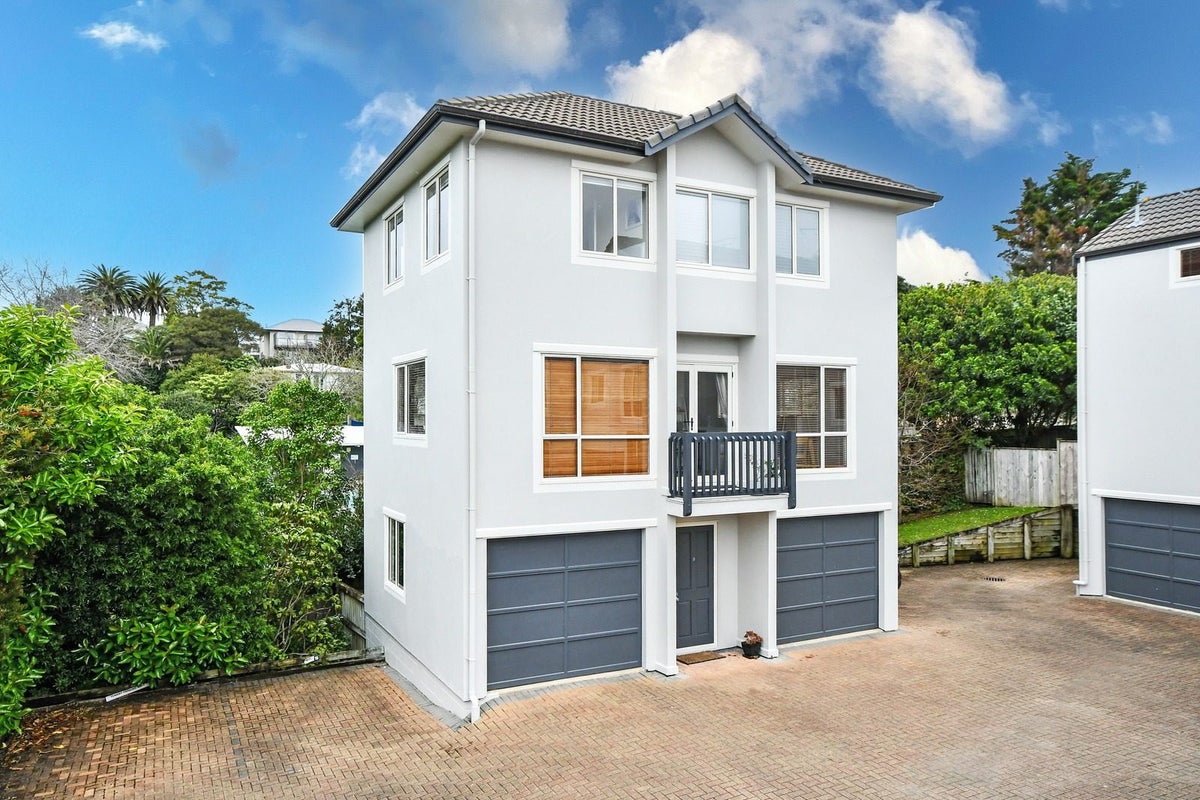 9/57 Gladstone Road, Northcote, Auckland - Carousel 2