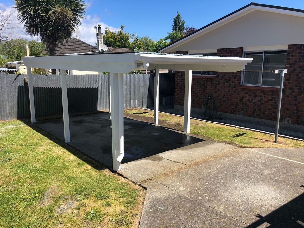 2/5 Charles ST, Belmont, Lower Hutt - Carousel 1