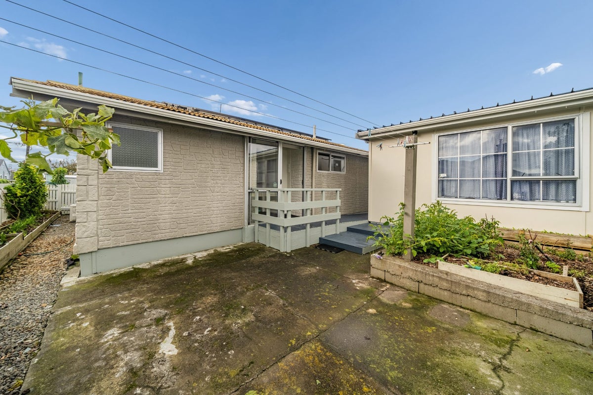 18 Liverpool Street, Trentham, Upper Hutt - Carousel 22