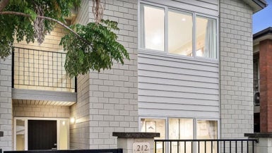 212 Murphys Road, Flat Bush, Auckland - Carousel 1
