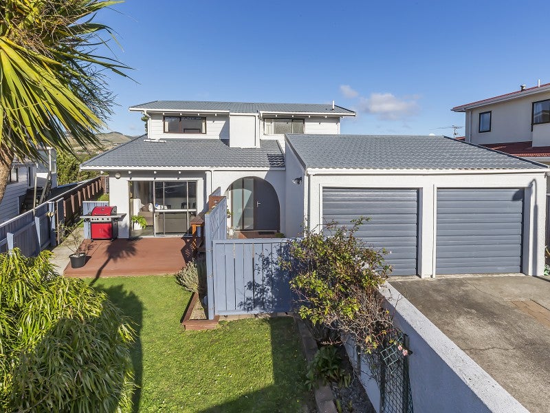 35 St Aidans Way, Tawa, Wellington - Carousel 2