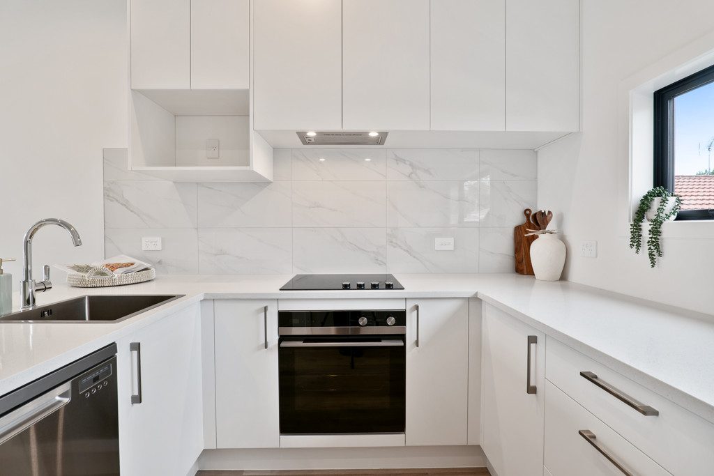 3 Meg Lane, Glen Eden, Auckland - Carousel 2