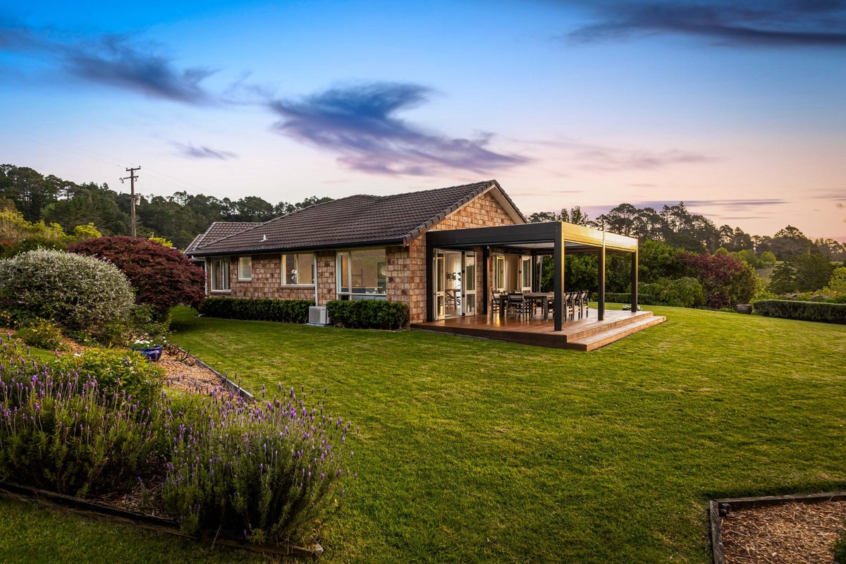 94 Cemetery Road, Silverdale - Carousel 2