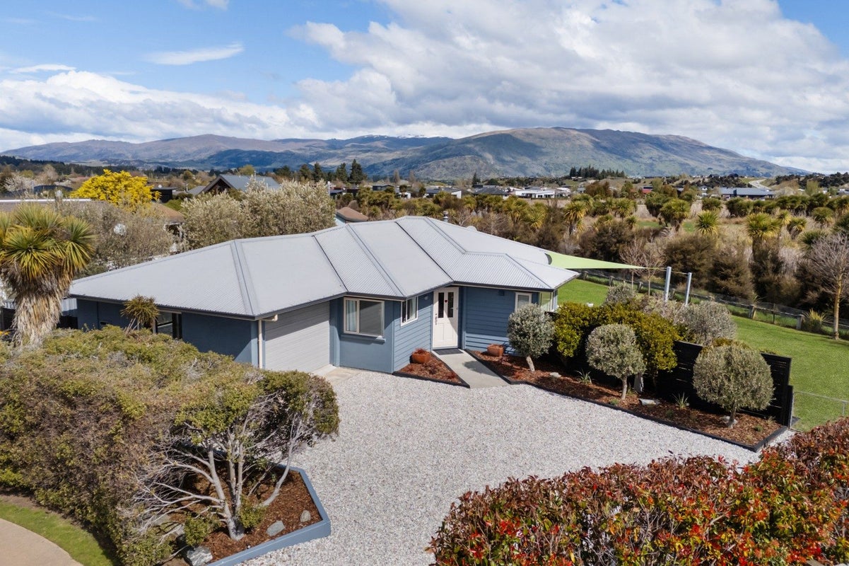 17 Hunt Place, Albert Town, Wanaka - Carousel 2