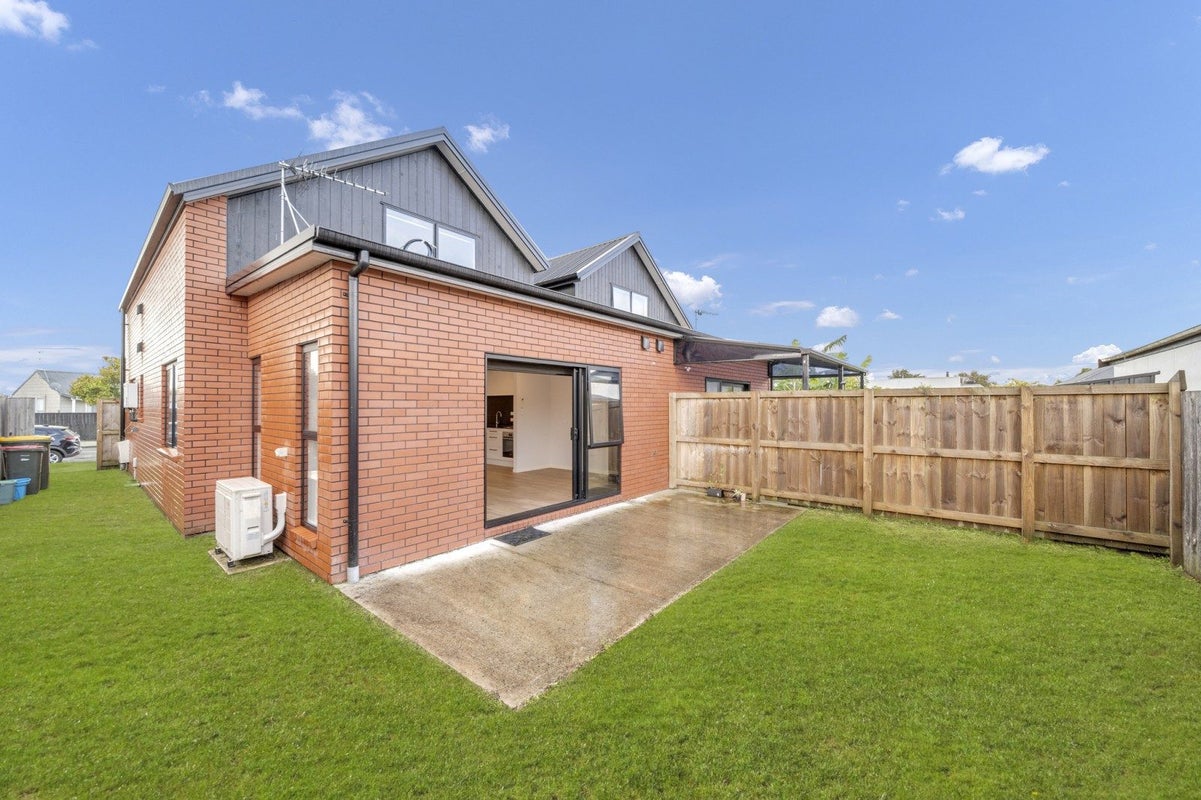 2/23 Sunnyside Road, Nawton, Hamilton - Carousel 1