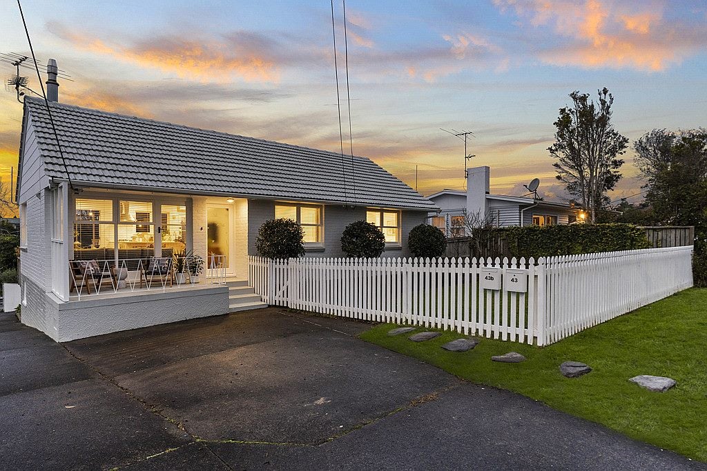 1/43 Aeroview Drive, Beach Haven, Auckland - Carousel 1