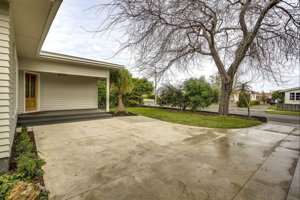 18 Caxton Street, Onekawa, Napier - Carousel 18