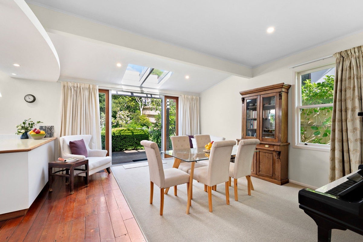 35 Rimu Road, Kelburn, Wellington - Carousel 1