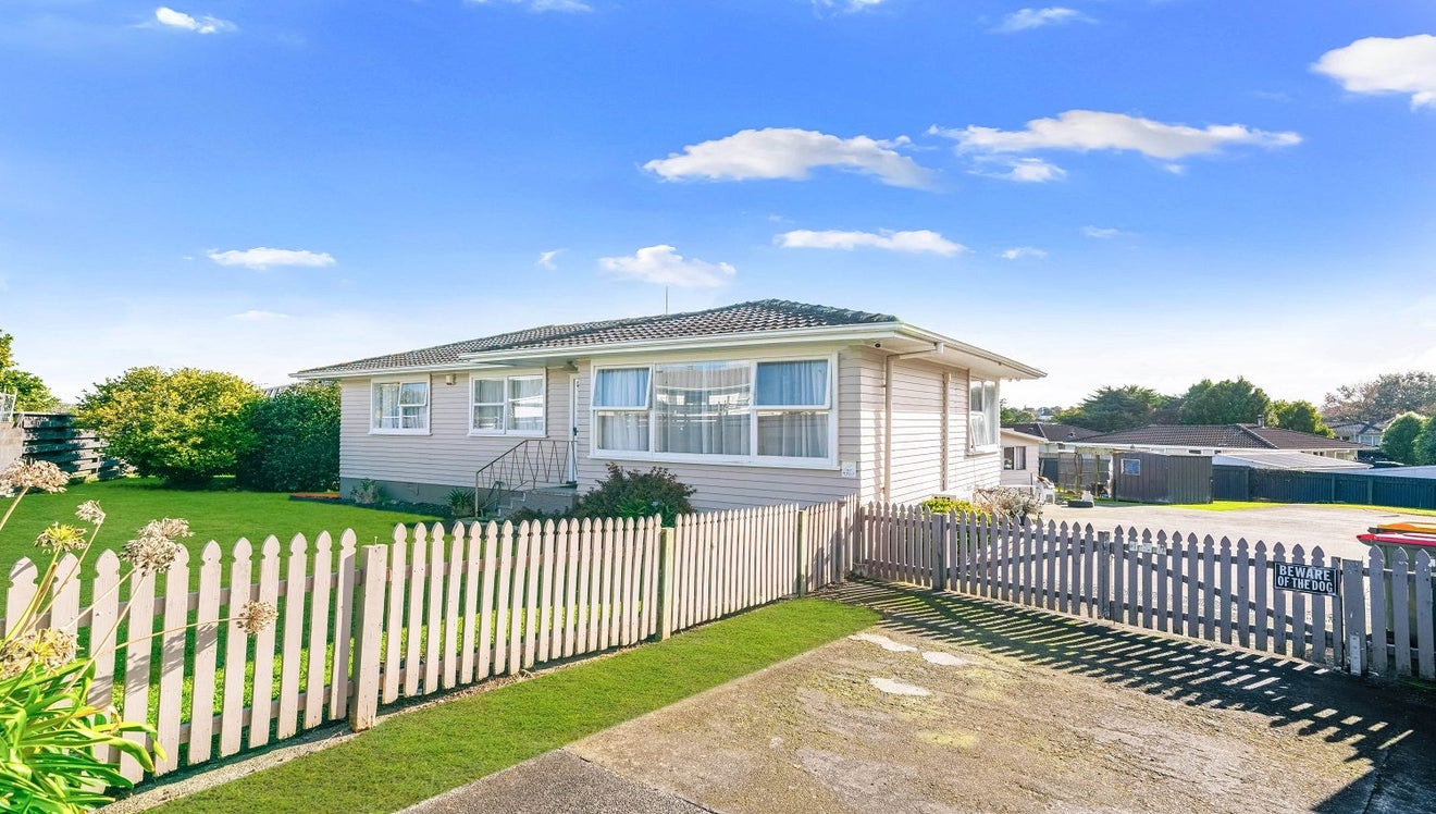 50 Hobart Crescent, Wattle Downs, Auckland - Carousel 2