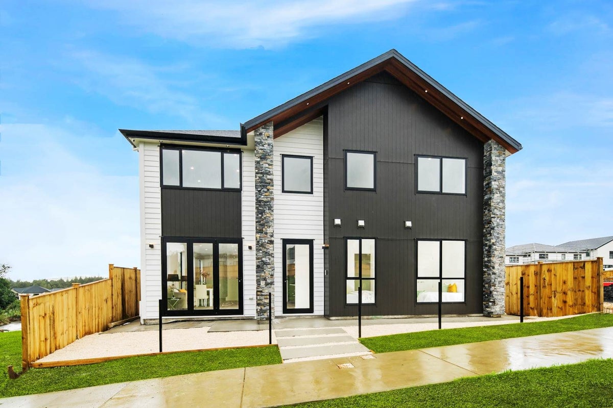 65 Koromeke Street, Flat Bush, Auckland - Carousel 1