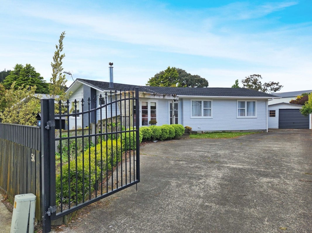 54 Parkway, Wainuiomata, Lower Hutt - Carousel 1