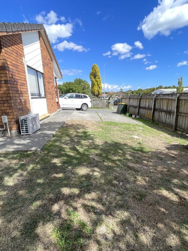 58 Aviemore Drive, Highland Park, Auckland - Carousel 2