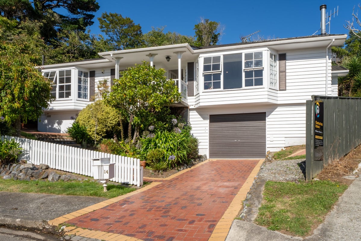14 Dormar Place, Churton Park, Wellington - Carousel 1