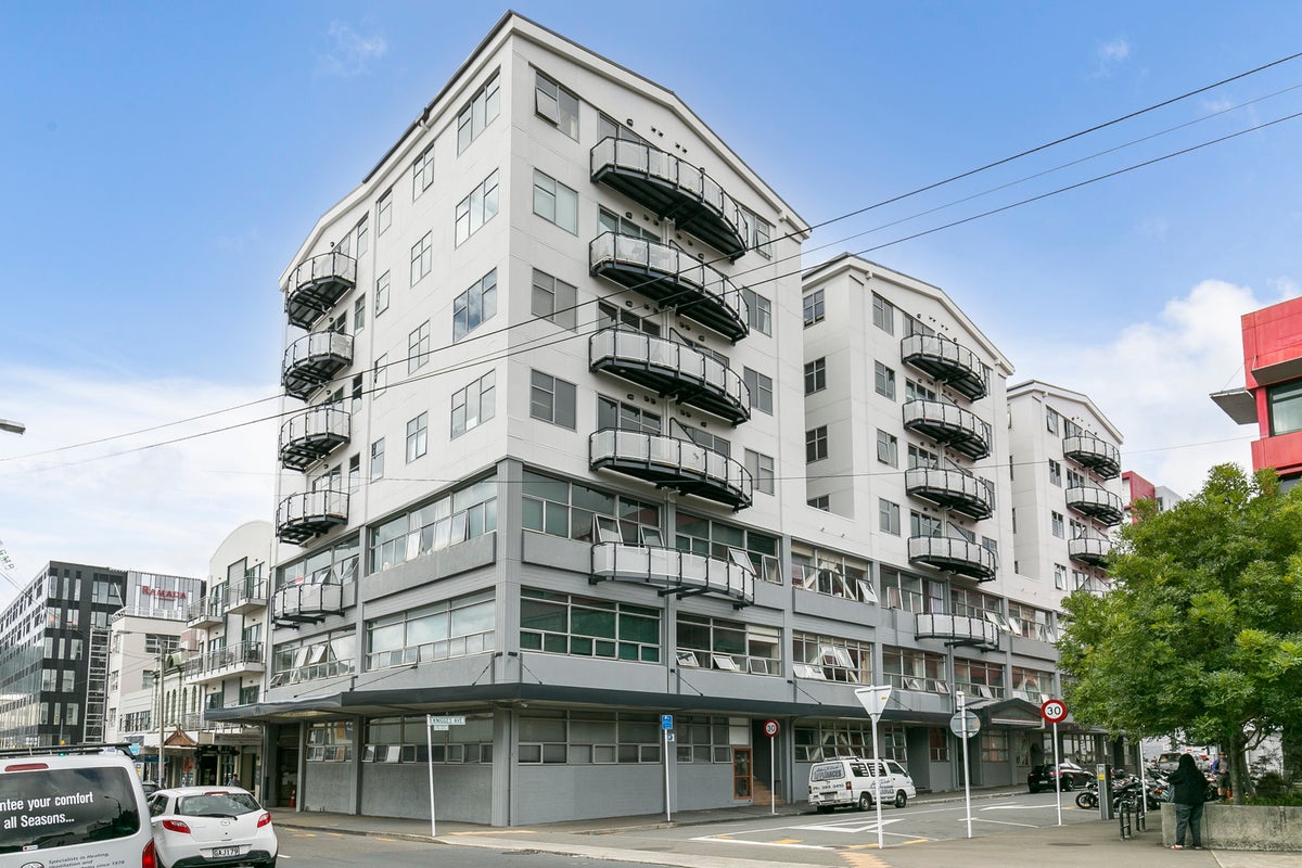 303/115 Vivian Street, Te Aro, Wellington - Carousel 1