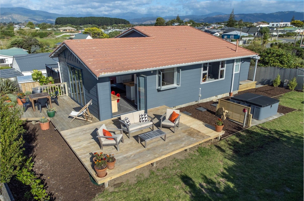 17 Moana Street, Otaki Beach, Otaki - Carousel 2