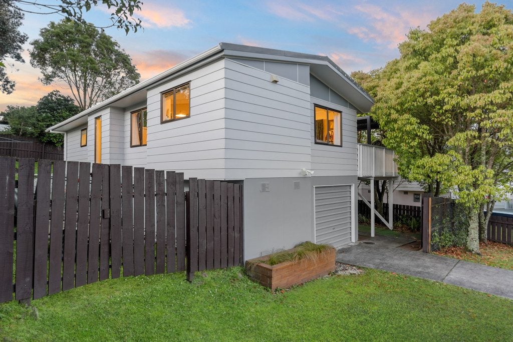 5 Kearney Place, Massey, Waitakere City, Auckland - Carousel 1
